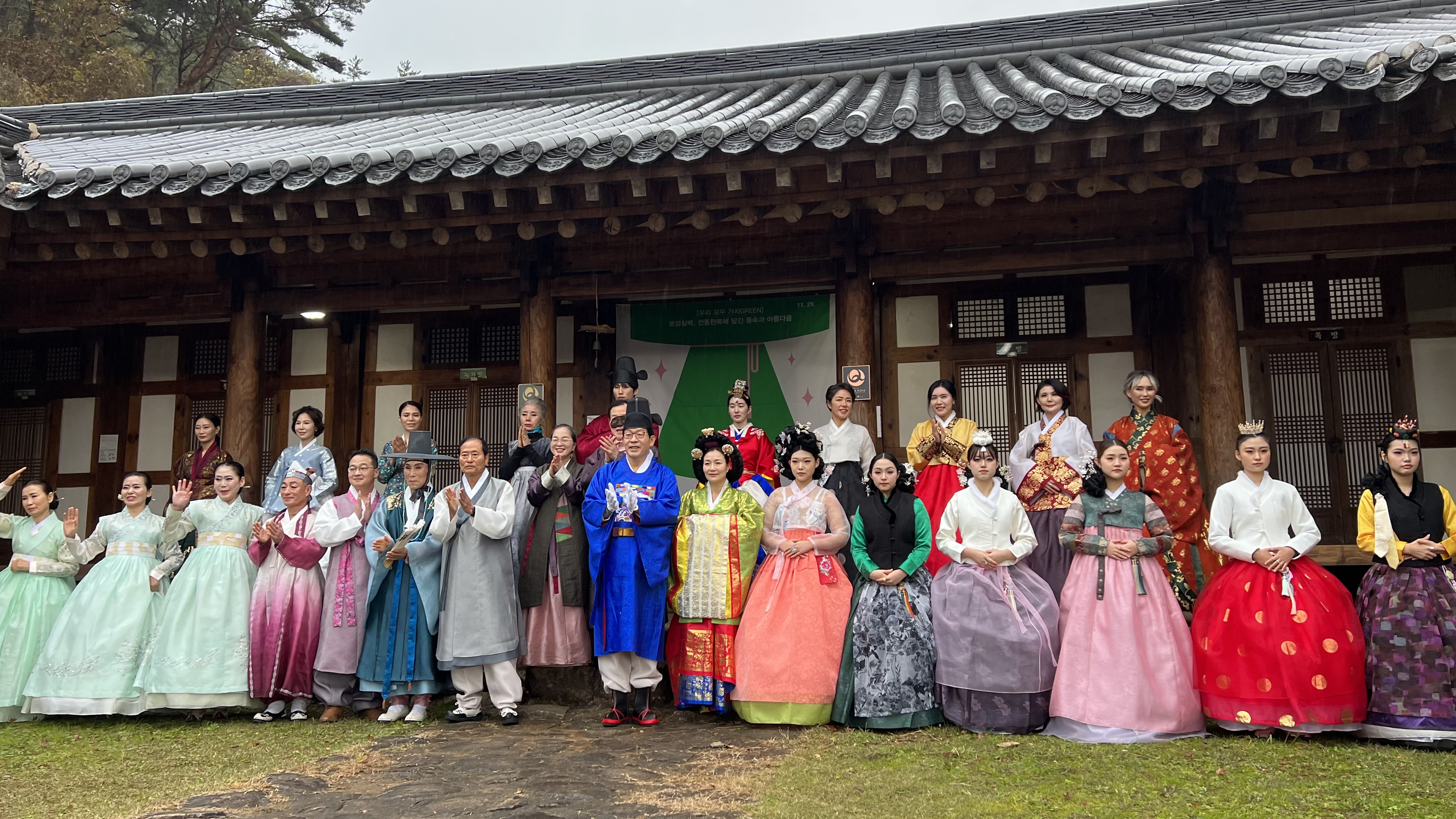 전남창작소 패션쇼 전경.jpg